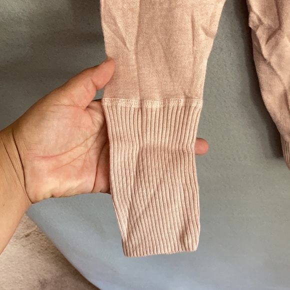 Dusty pink oversized thin knit sweater Sz S - Picture 4 of 5